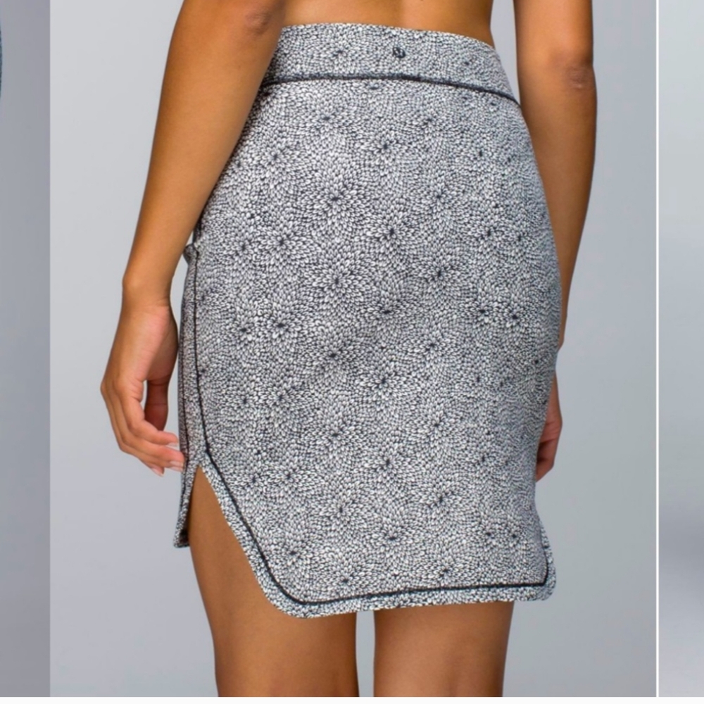 Lululemon City Skirt Grey, Black & White Floral Plush Petal Deep Coal Rare